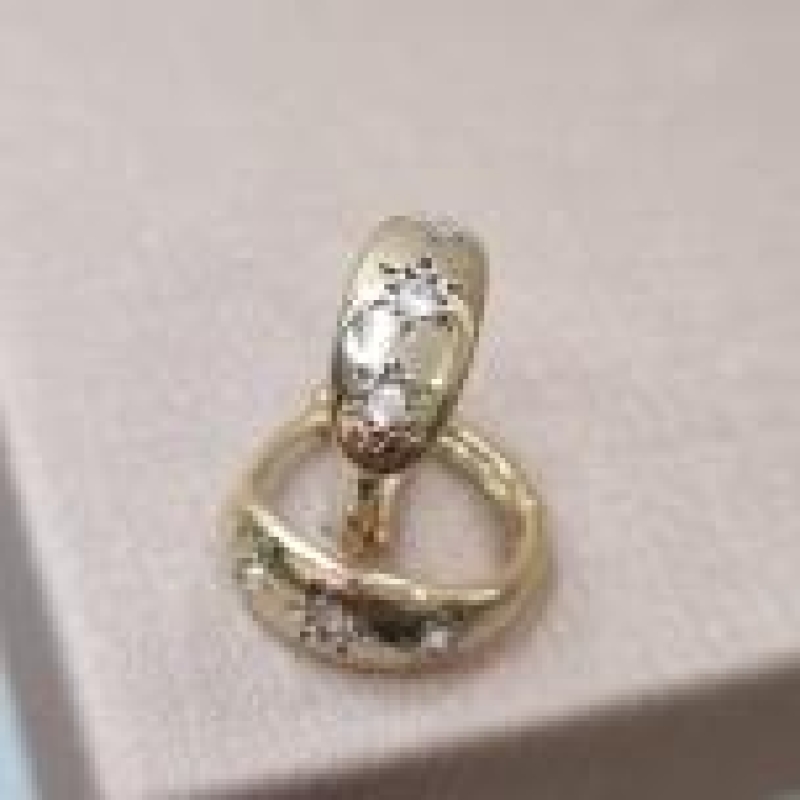 BRINCO OURO ARGOLA M PONTOS LUZ