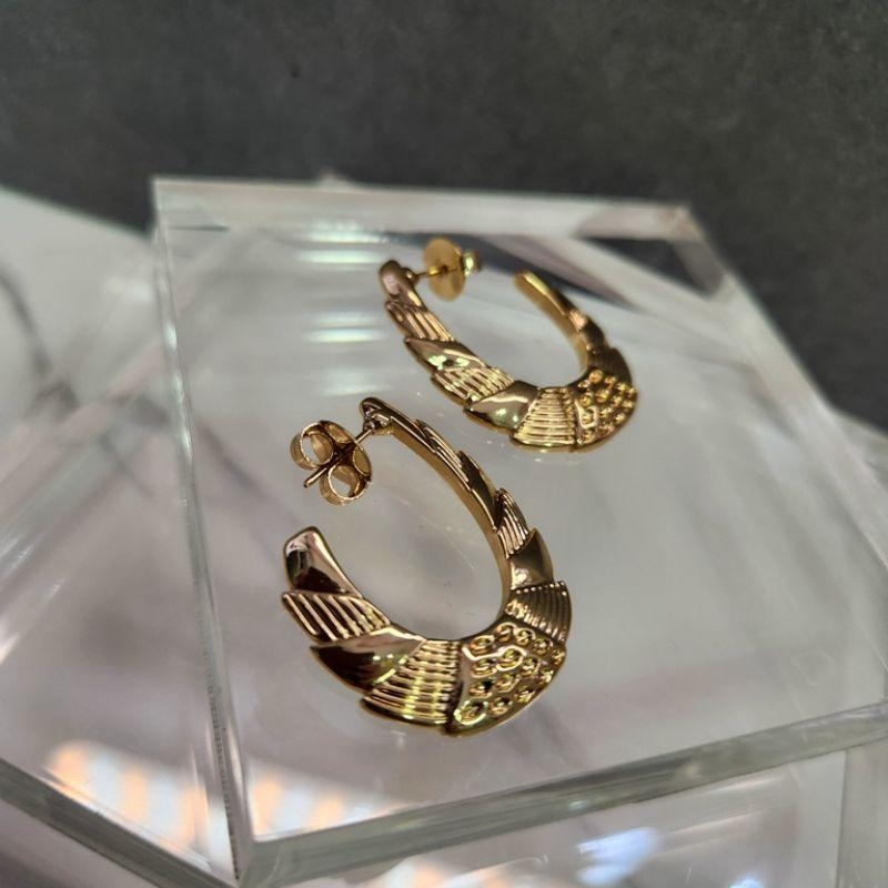 BRINCO OURO ARGOLA OVAL DESENHADA