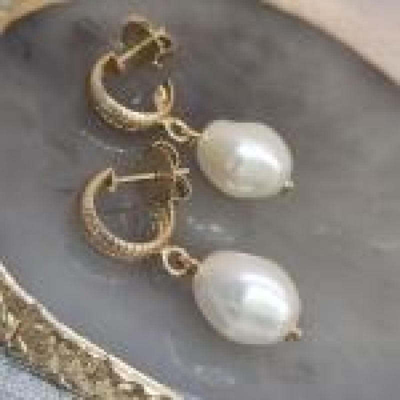 BRINCO OURO ARGOLA PÉROLA BARROCA