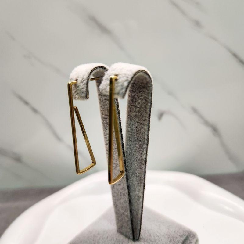 BRINCO OURO ARGOLA TRIANG FINO