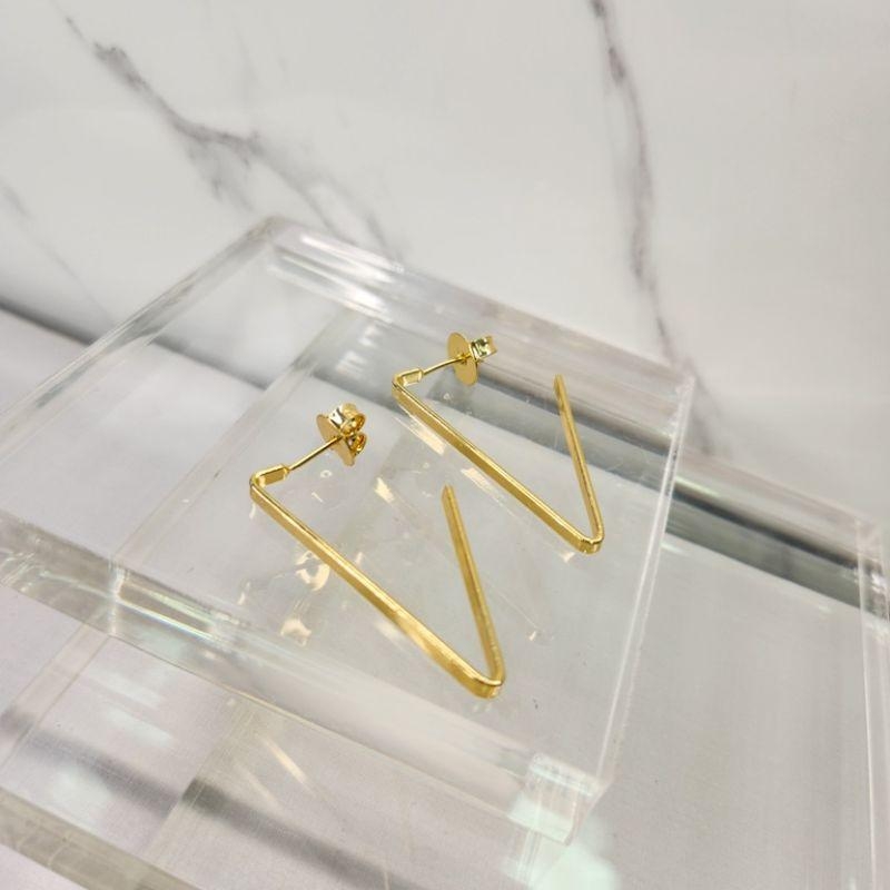 BRINCO OURO ARGOLA TRIANGULO G