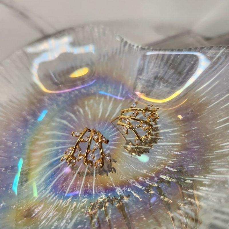 BRINCO OURO EAR HOOK FOLHAS