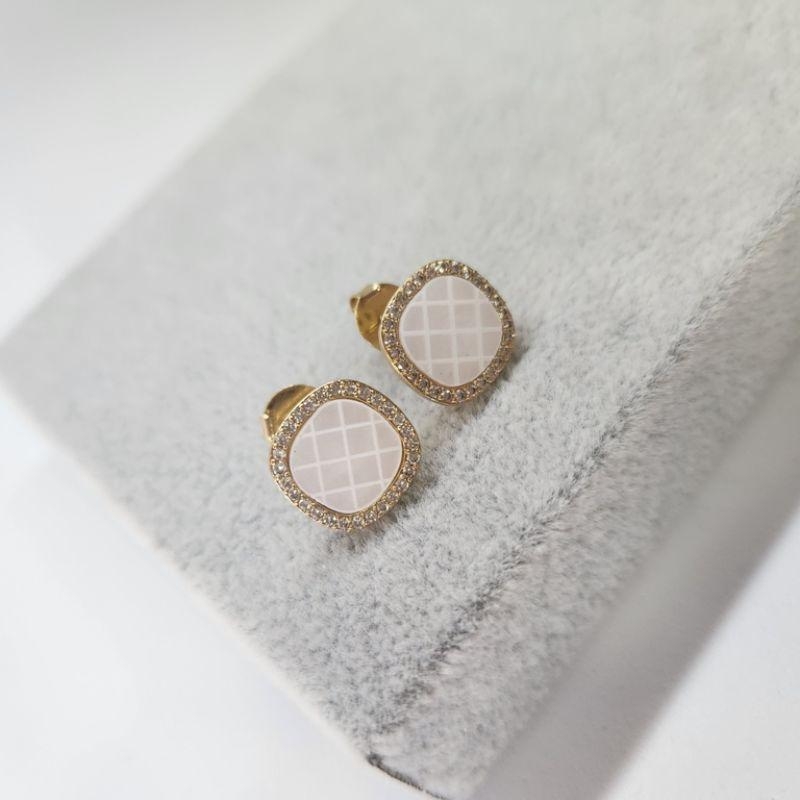 BRINCO OURO QUADRADO MADREPÉROLA ZIRC