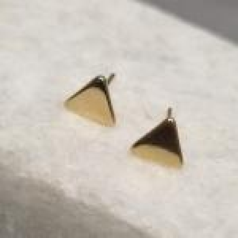 BRINCO OURO TRIANGULO CHAPADO G	