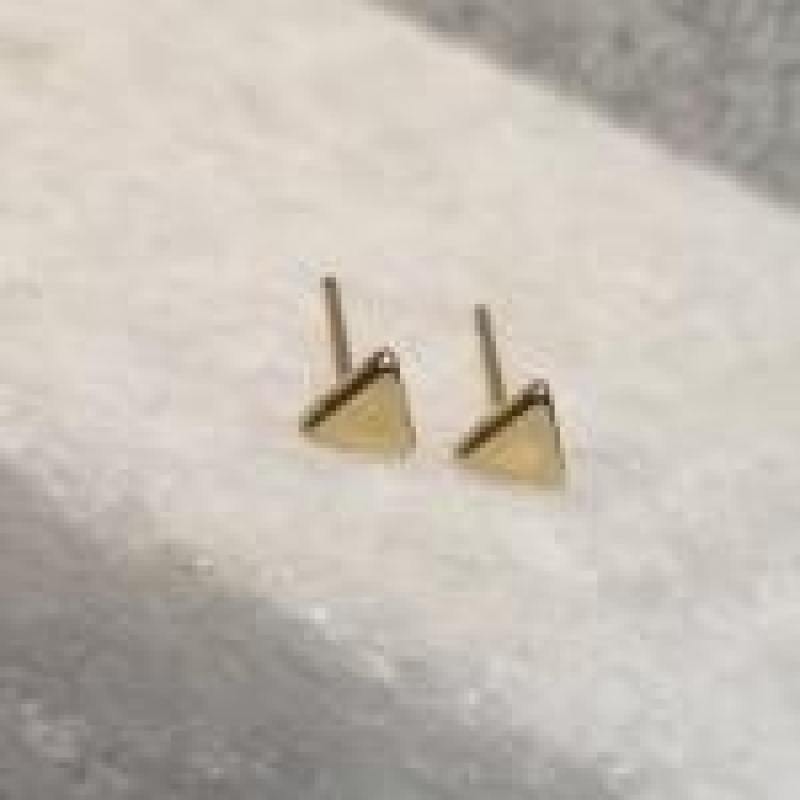 BRINCO OURO TRIANGULO CHAPADO M	