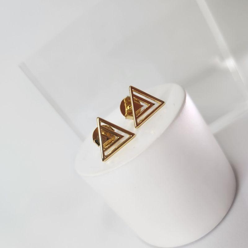 BRINCO OURO TRIANGULO VAZADO