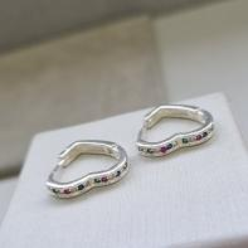 BRINCO PRATA ARGOLA CORA RAINBOW