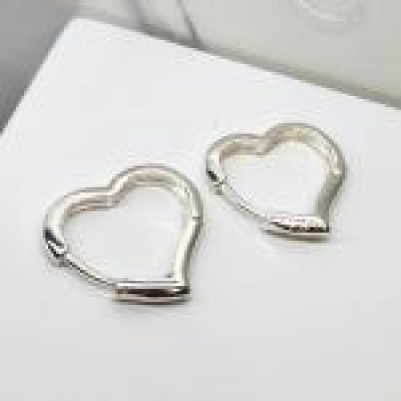 BRINCO PRATA ARGOLA CORAÇÃO G