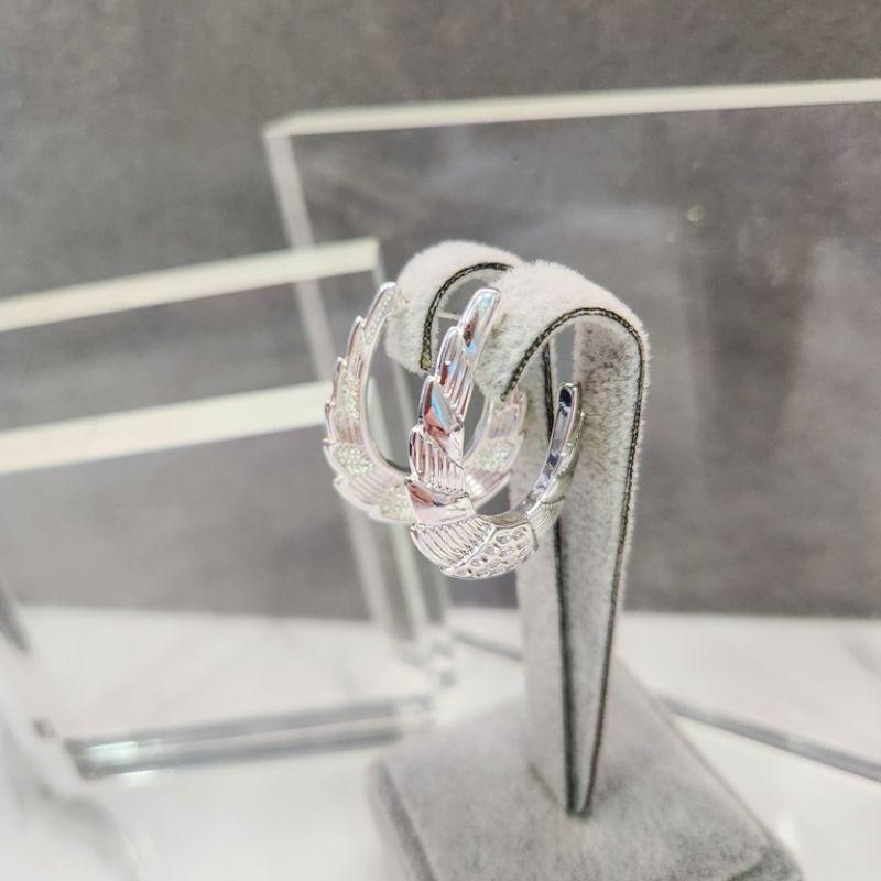 BRINCO PRATA ARGOLA OVAL DESENHADA