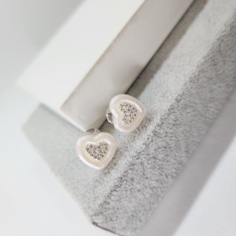 BRINCO PRATA CORAÇÃO MADREPÉROLA V  ZIRC