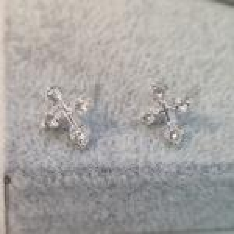 BRINCO PRATA CRUZ CRISTAL B	