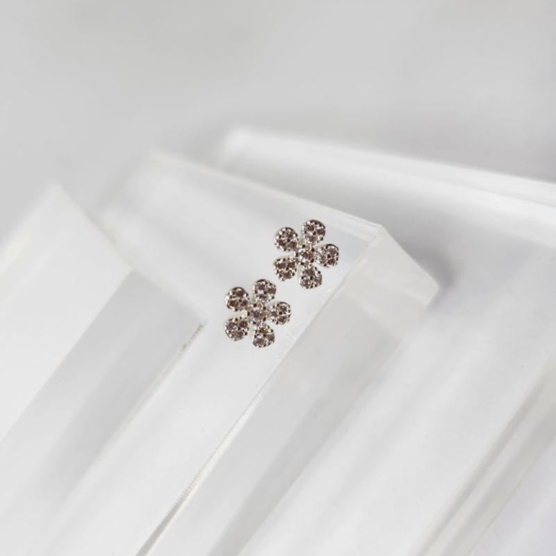 BRINCO PRATA FLOR M