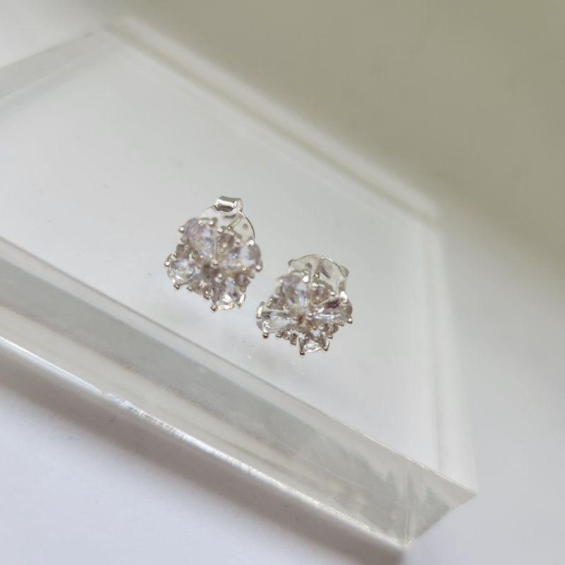 BRINCO PRATA FLOR QUADRADA