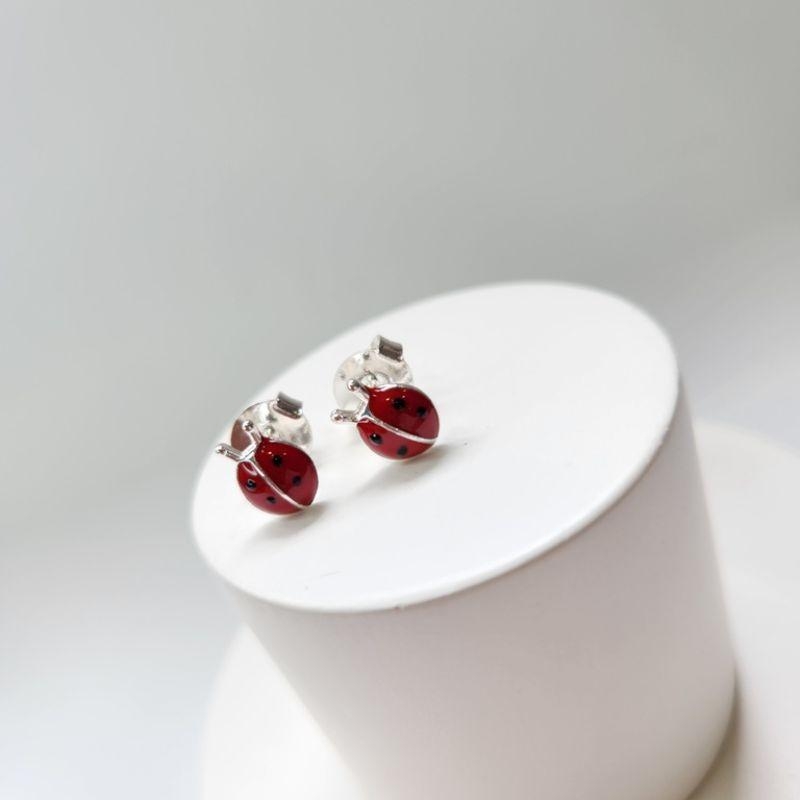 BRINCO PRATA INFANTIL JOANINHA