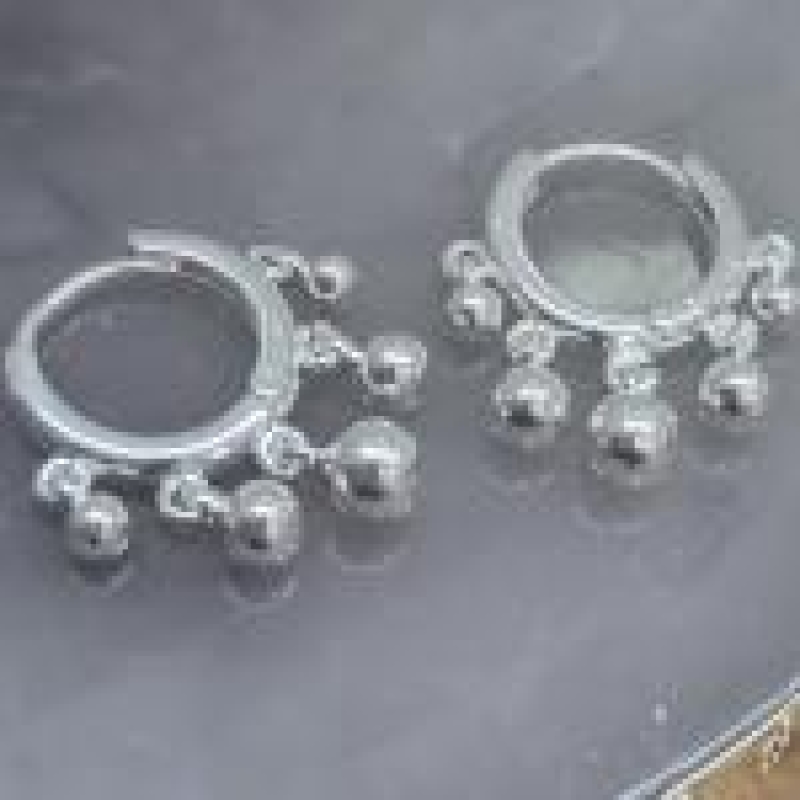 BRINCO PRATA TRANQUETA BOLINHAS