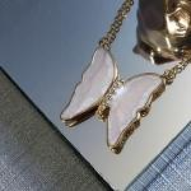 COLAR OURO BORBOLETA ESMALTADA