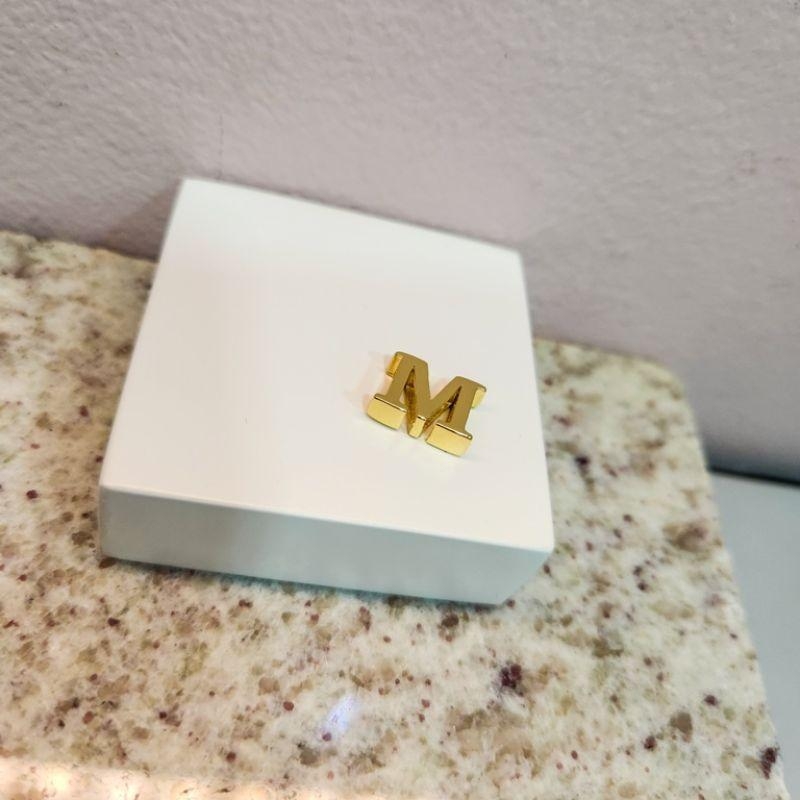 Inicial ouro M