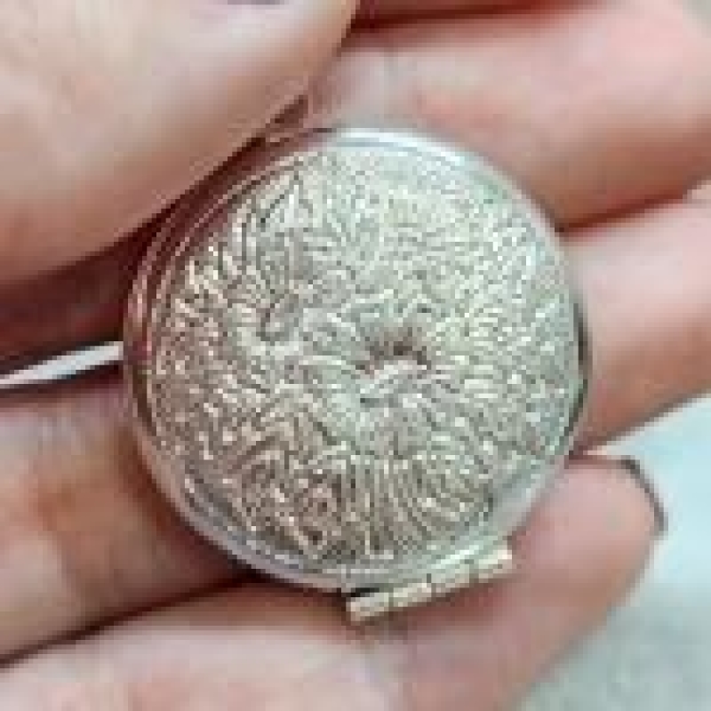 PINGENTE PRATA RELICÁRIO REDONDO