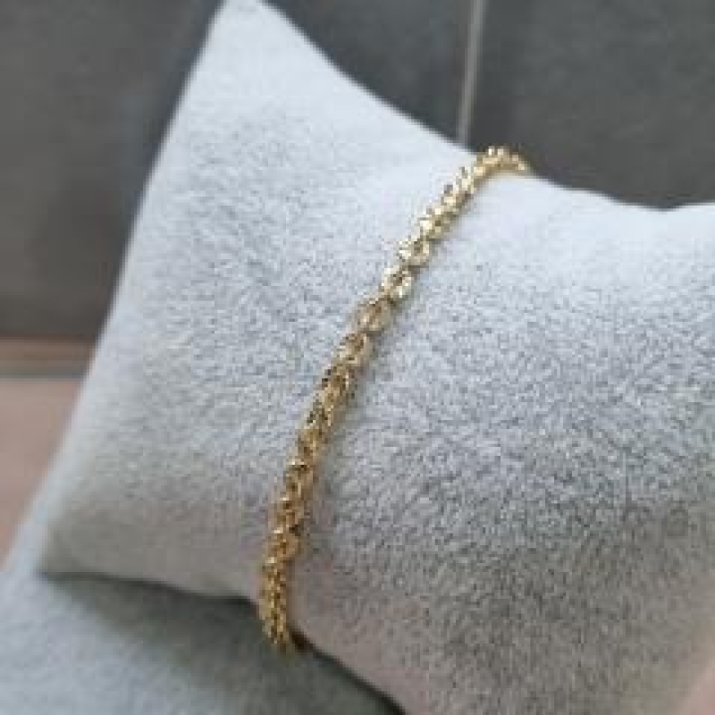 PULSEIRA OURO C ELOS DESENHADOS	