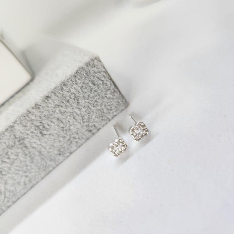 BRINCO PRATA TREVO CIRC ZIRC P