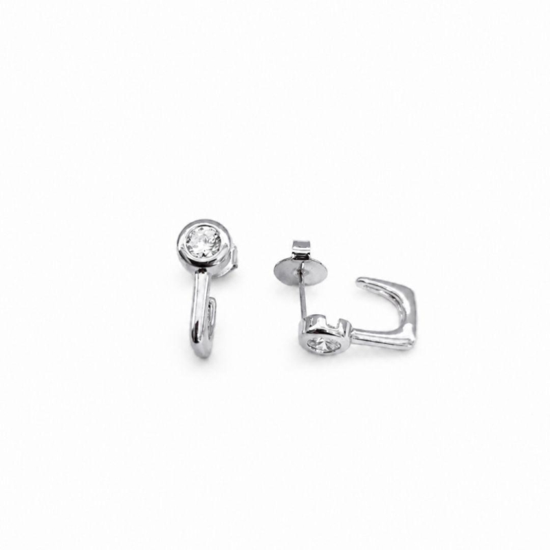BRINCO PRATA MEIA ARGOLA CRISTAL