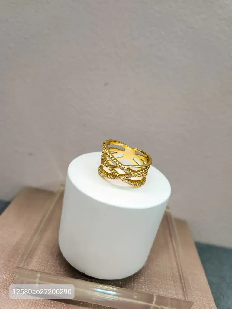 ANEL OURO ENTRELAÇADO ZIRC