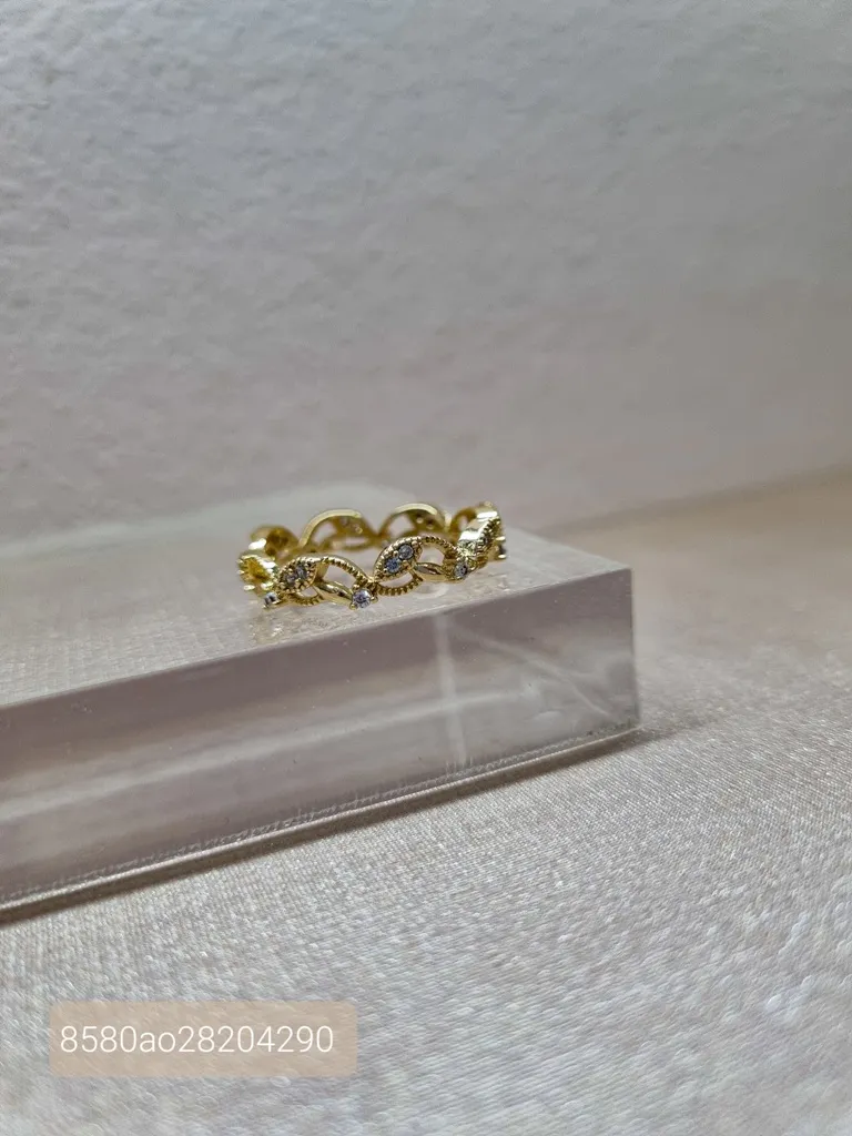 ANEL OURO FOLHAS ZIRC