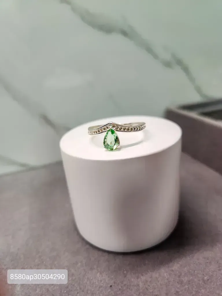 ANEL PRATA GOTINHA VERDE