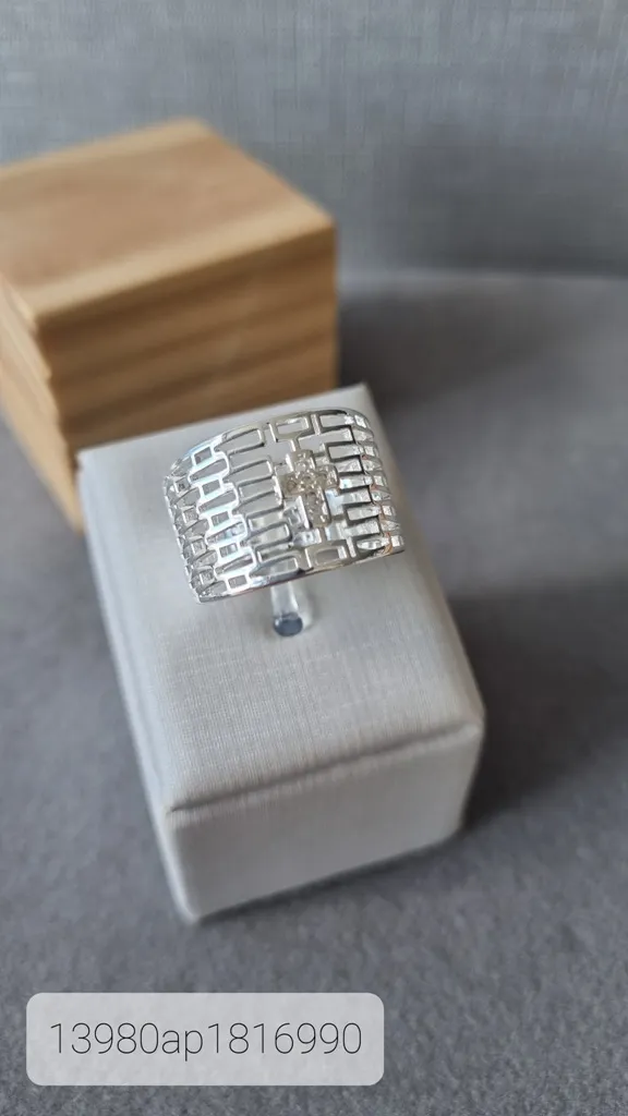 ANEL PRATA VAZADO CRUZ