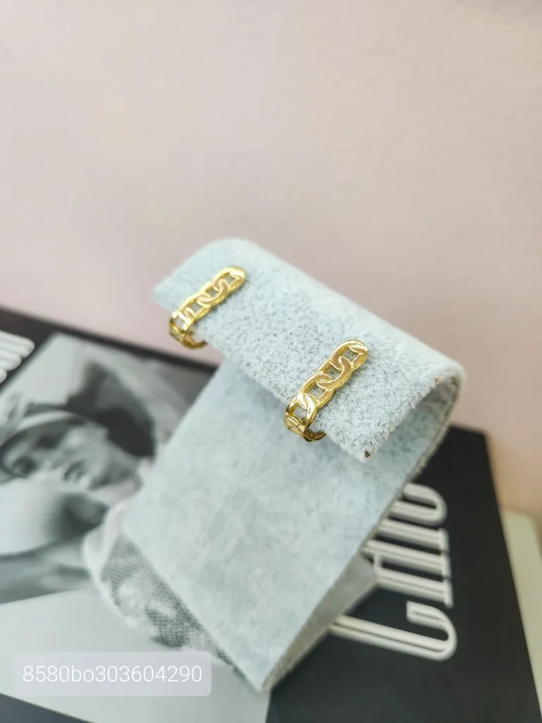 BRINCO EAR HOOK OURO CORRENTE