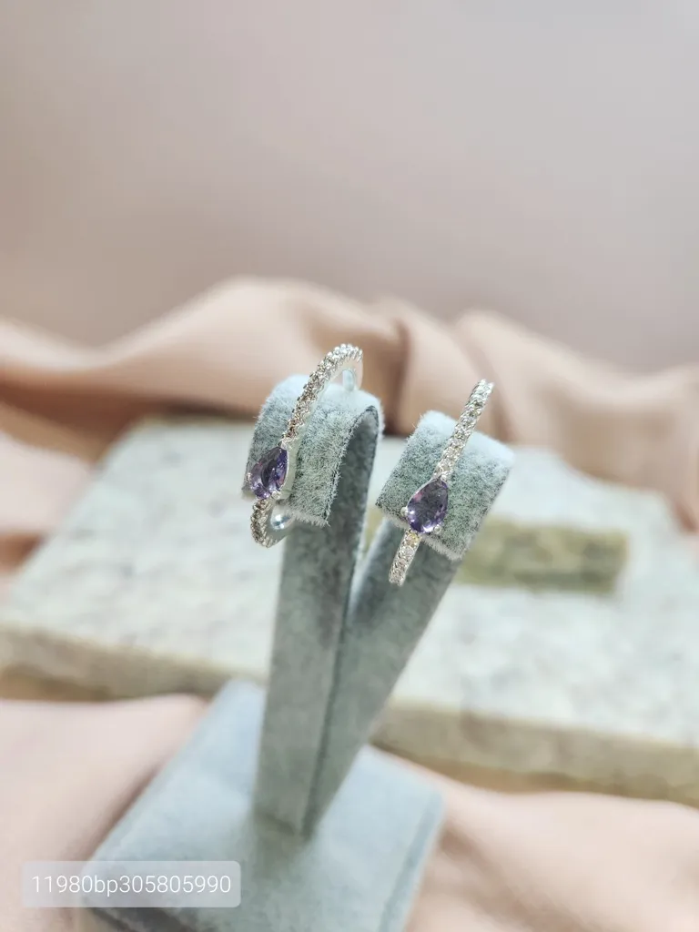 BRINCO EAR HOOK PRATA TANZANITA