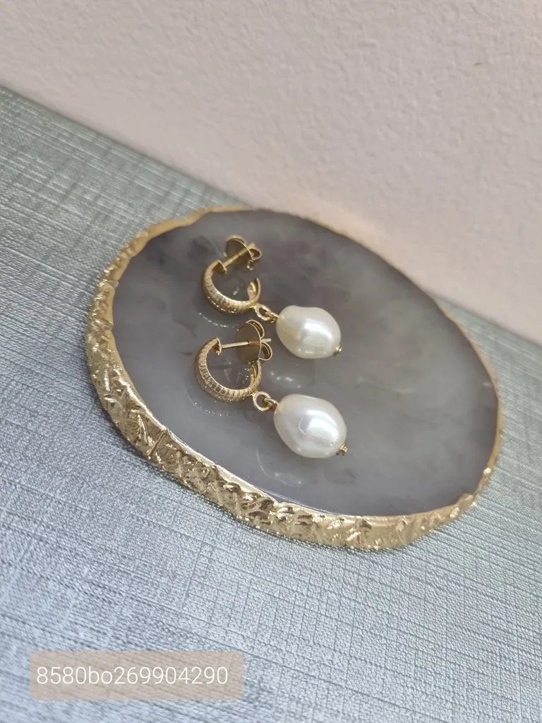 BRINCO OURO ARGOLA PÉROLA BARROCA