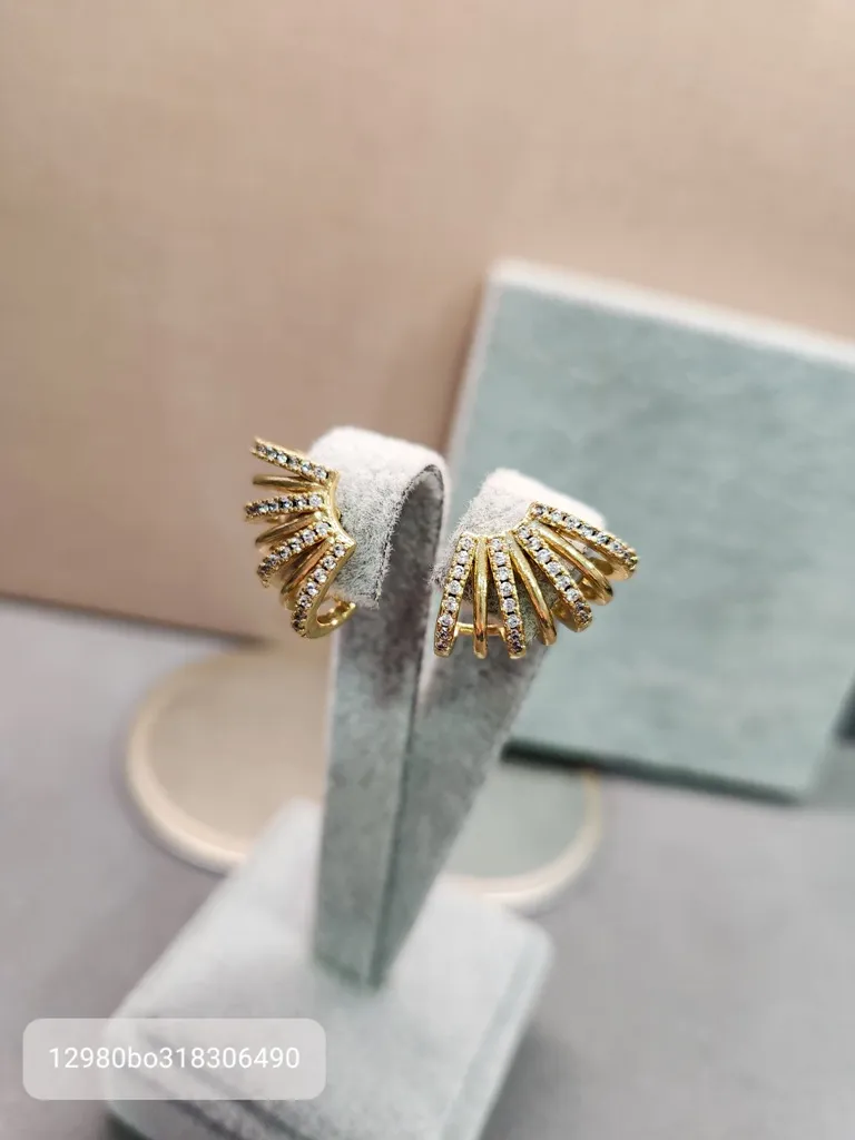 BRINCO OURO CONCHA ZIRCONIAS