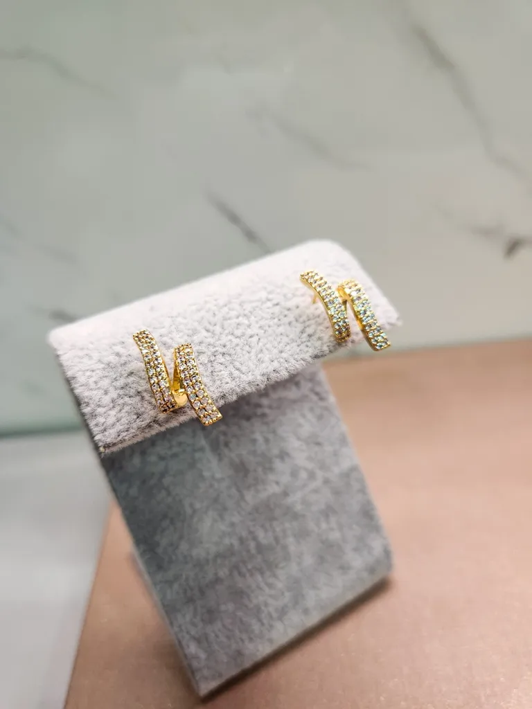 BRINCO OURO DOIS FIOS ZIRC