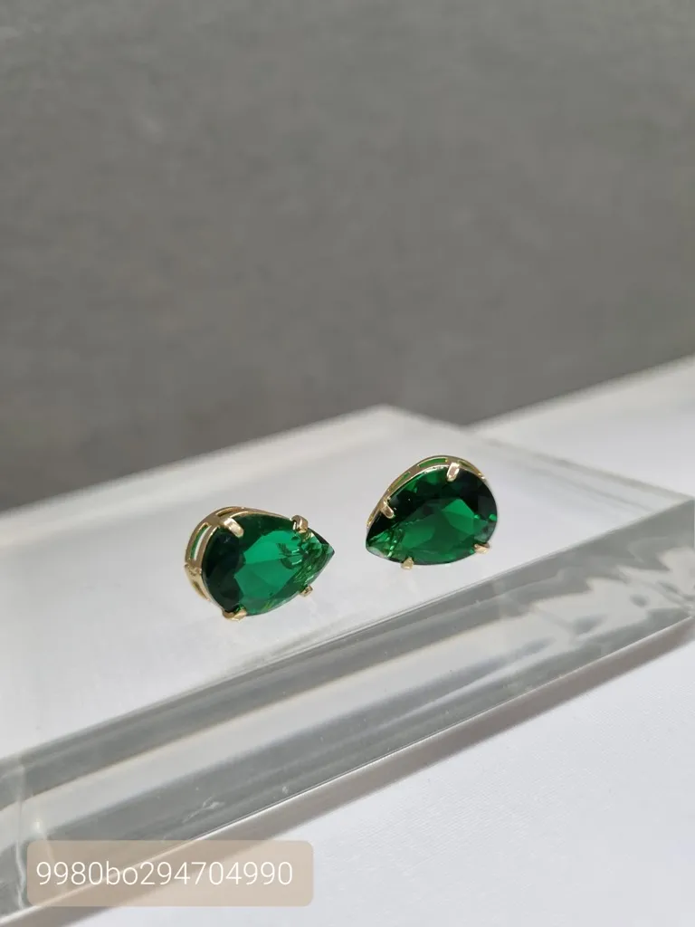 BRINCO OURO GOTA ESMERALDA