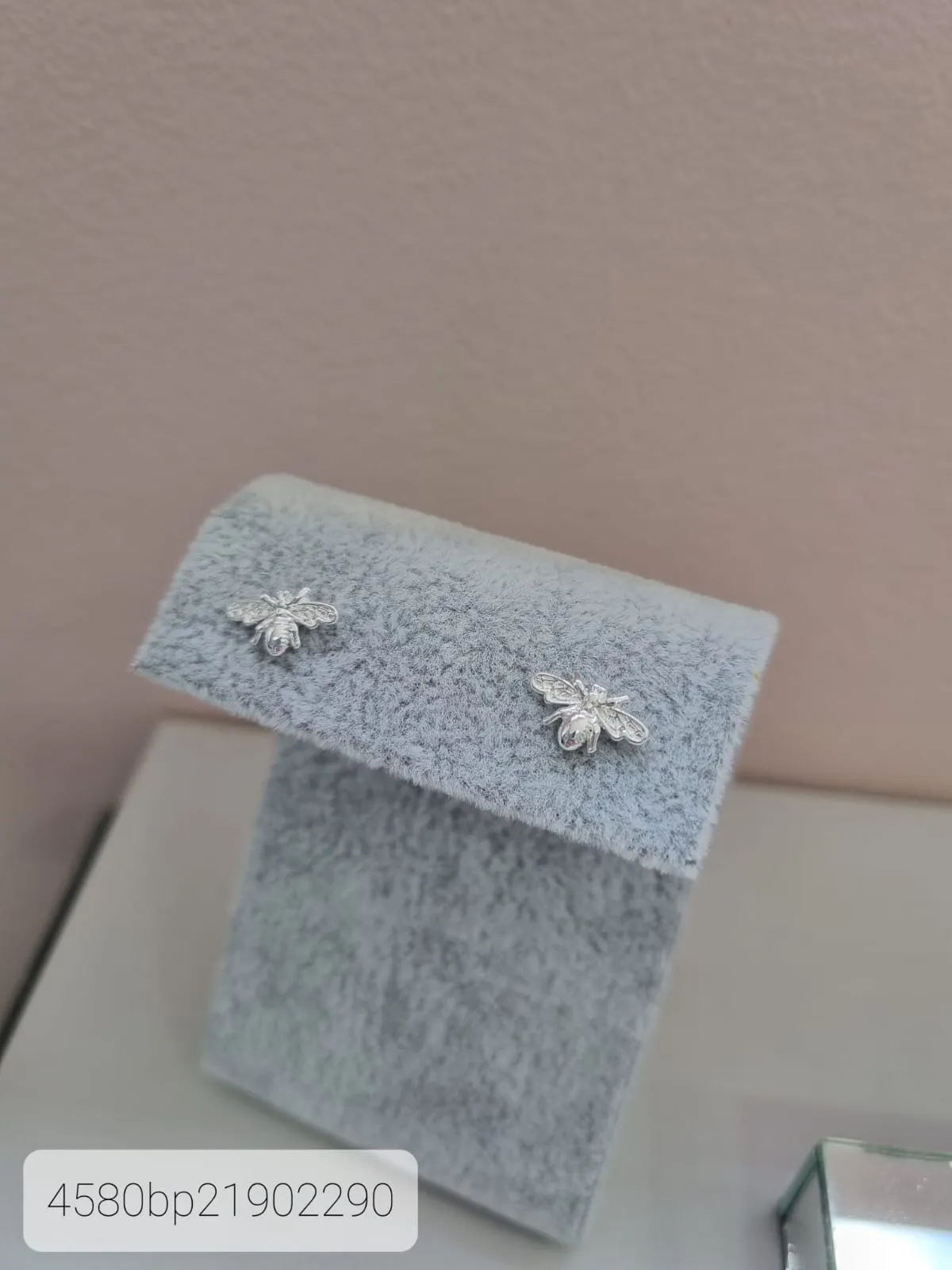 BRINCO PRATA ABELHINHA