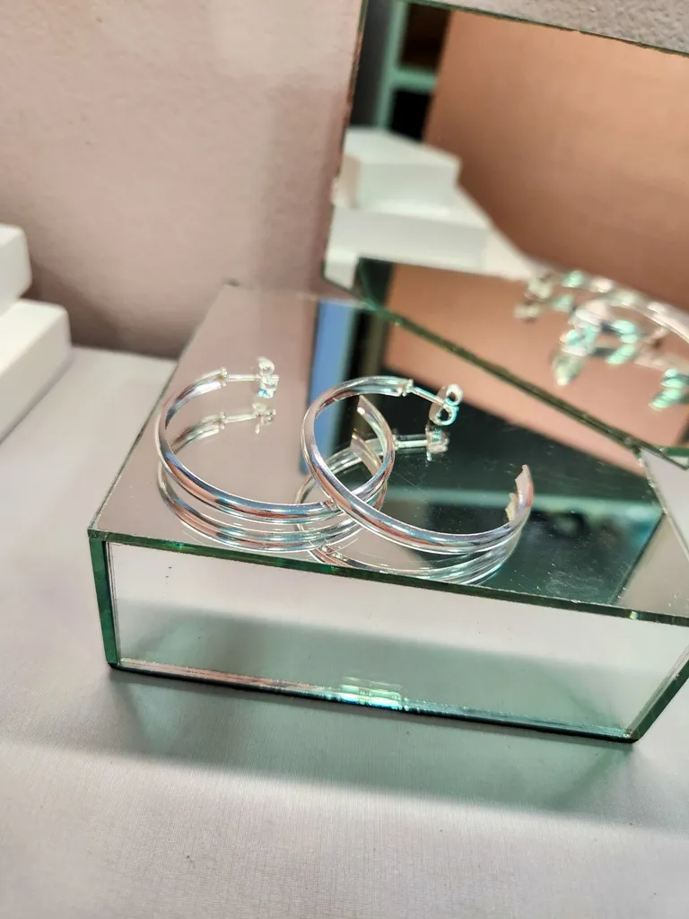 BRINCO PRATA ARGOLA GRANDE ABAULADA