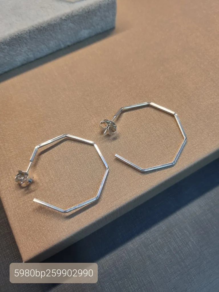 BRINCO PRATA ARGOLA OCTOGONAL M