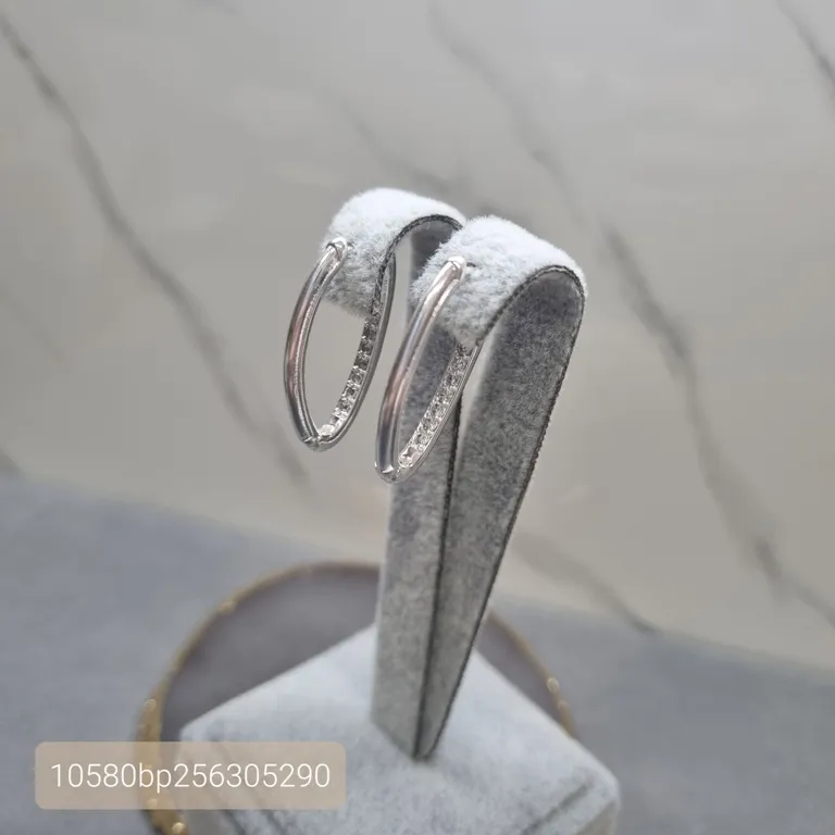 BRINCO PRATA ARGOLA OVAL ZIRC LISA