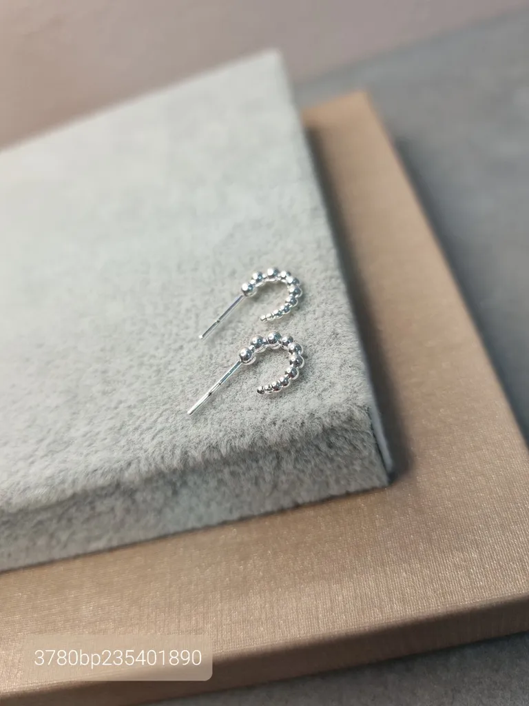 BRINCO PRATA ARGOLA PINO BOLINHA M