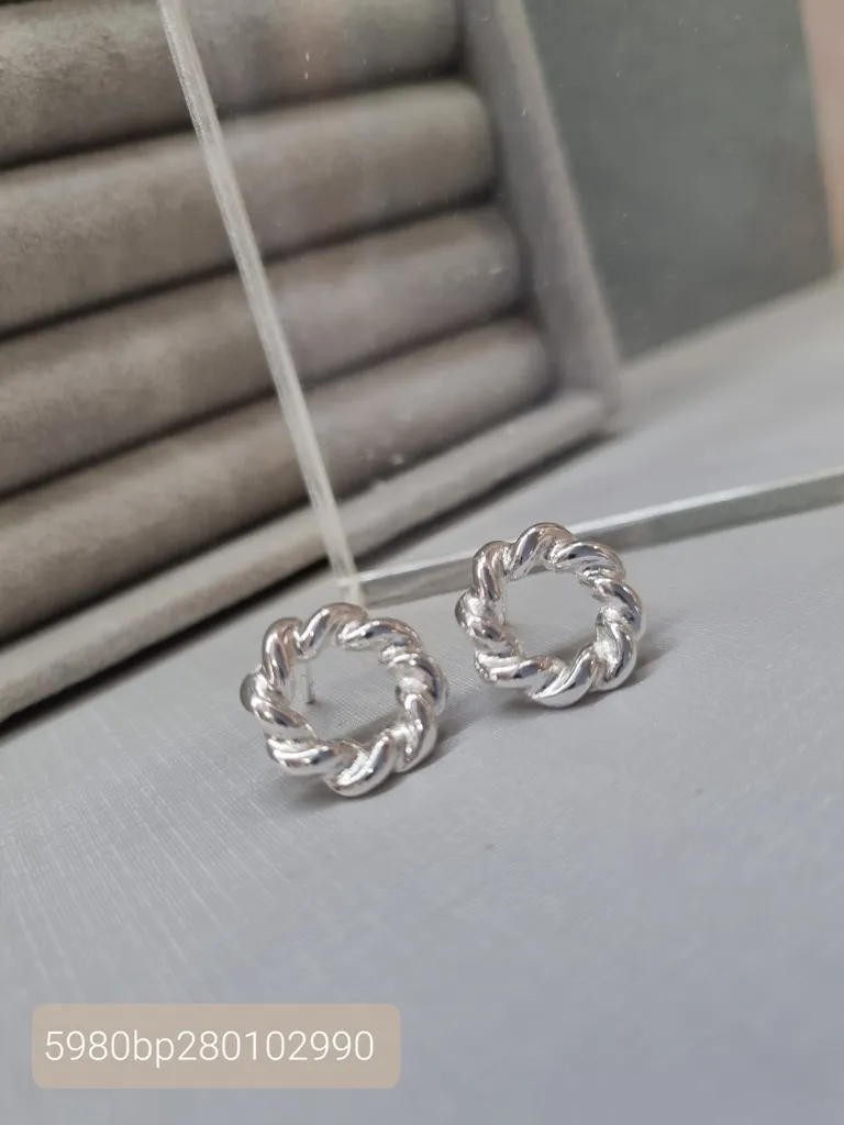 BRINCO PRATA CIR CROISSANT M