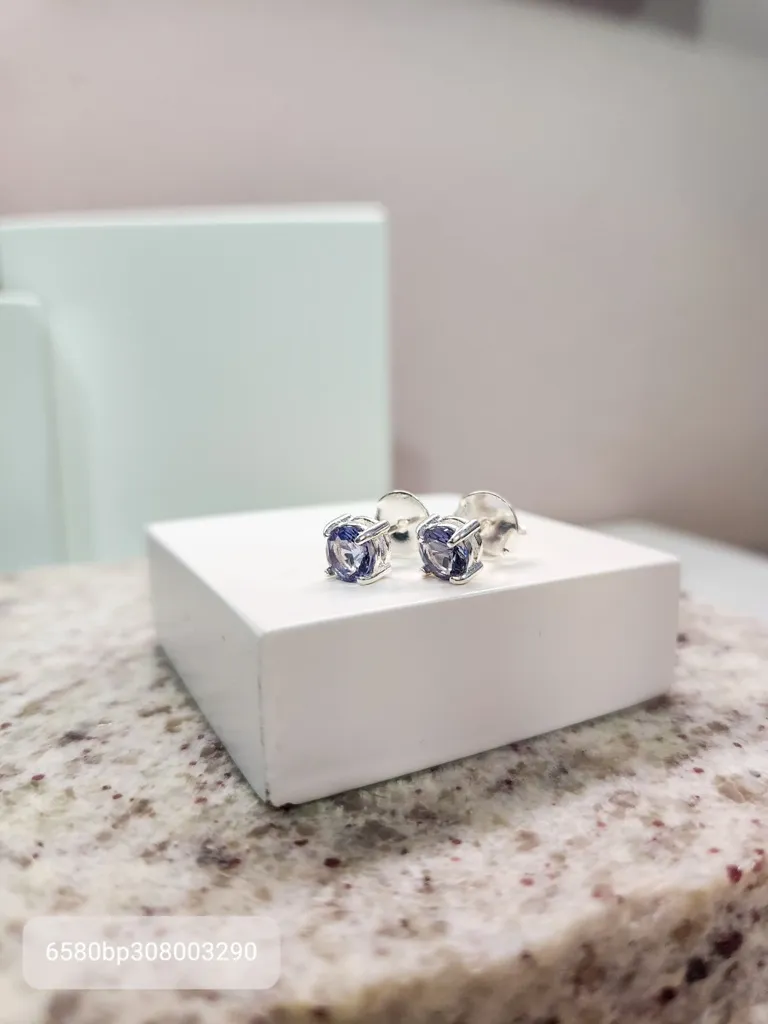 BRINCO PRATA CIRCULO P TANZANITA