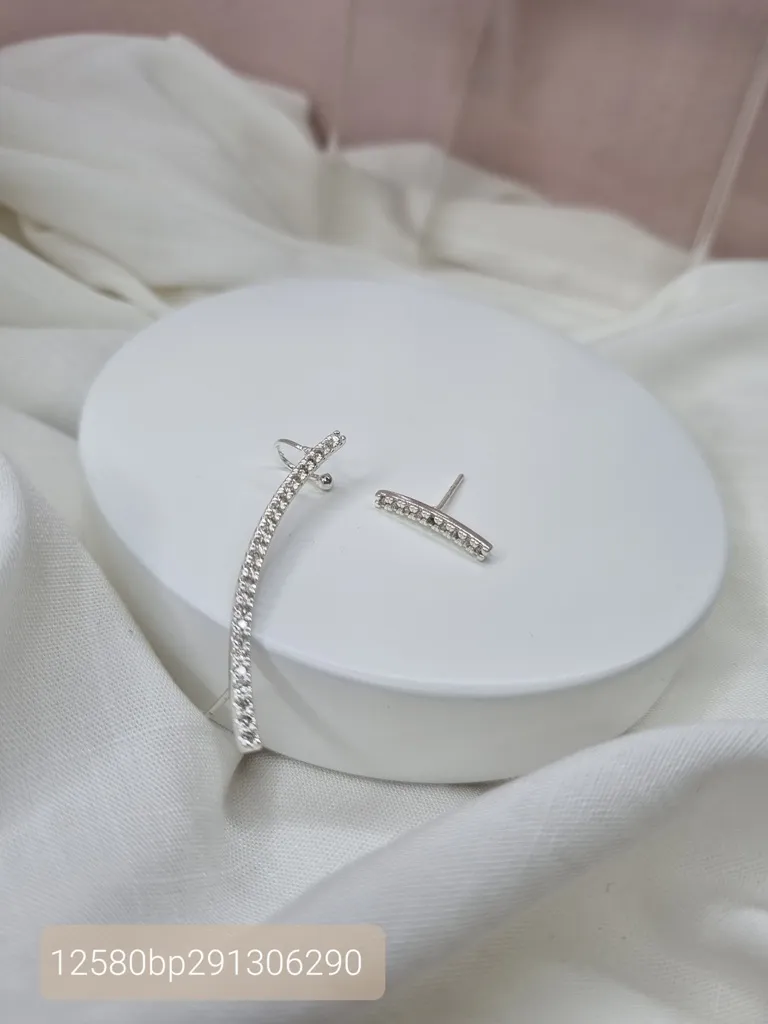 BRINCO PRATA EAR CUFF FINA ZIRC