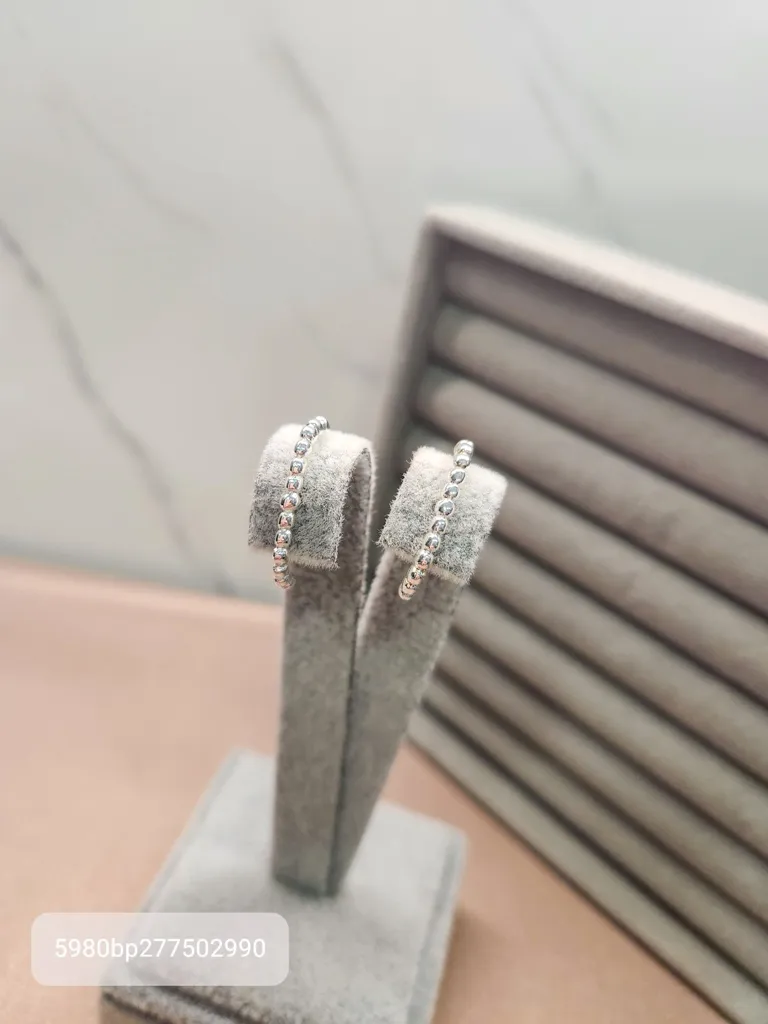 BRINCO PRATA EAR HOOK BOLINHAS