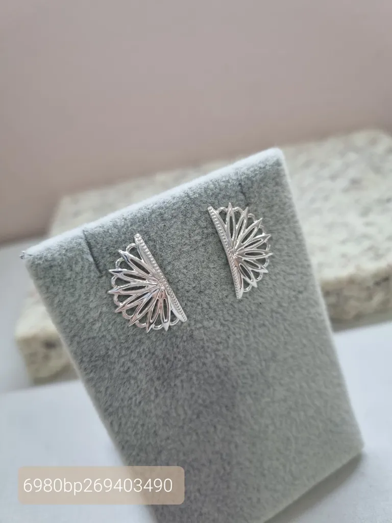 BRINCO PRATA LEQUE ARABESCO