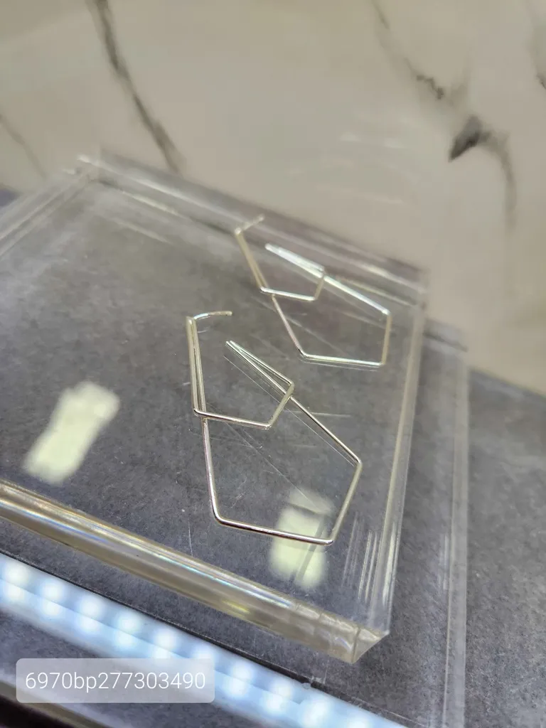 BRINCO PRATA LOSANGO CAMANDAS