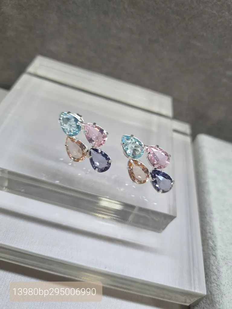 BRINCO PRATA LOSANGO GOTA COLOR