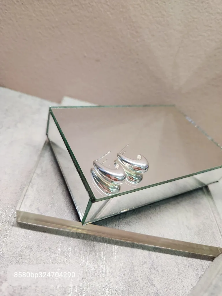 BRINCO PRATA MEIA ARGOLA CLEAN