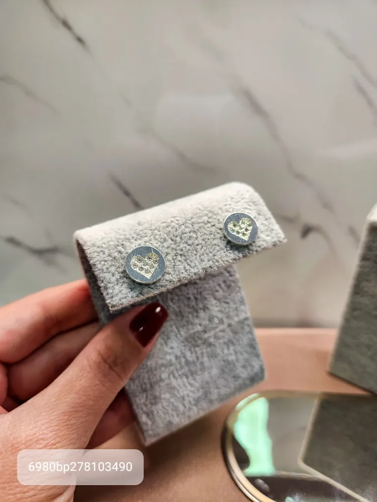 BRINCO PRATA MOEDA CORAÇÃO