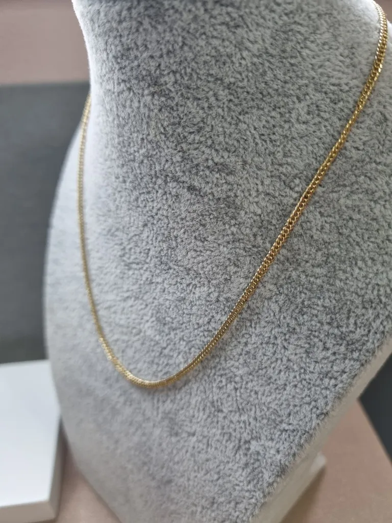 COLAR OURO CHAPINHA OVAL